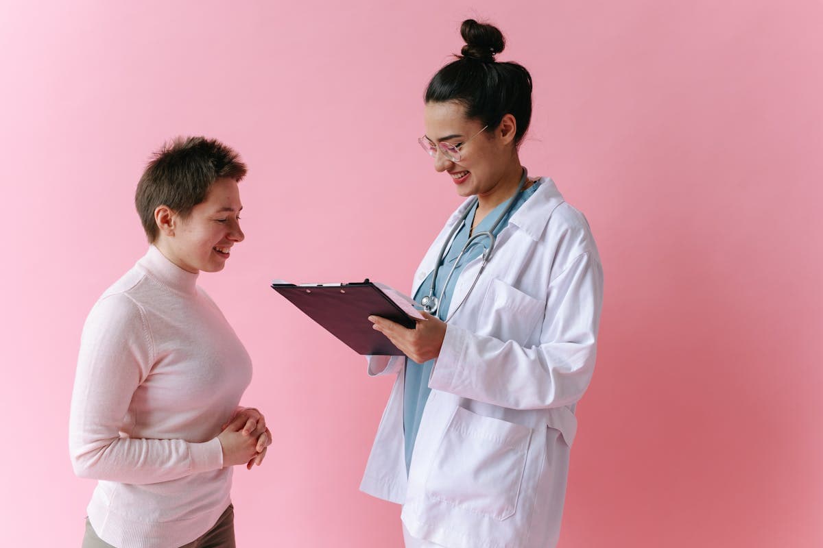 Doctor consulting with a patient at Tejas Clinic